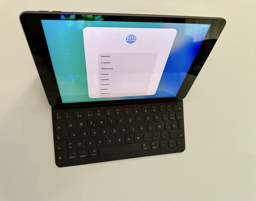 iPad 9.ª Geração 64GB Wi-Fi + Smart Keyboard Original + Capa | Excelente Estado