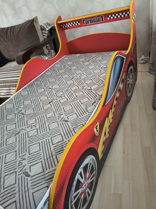 Продається ліжко дитяче з матрацом