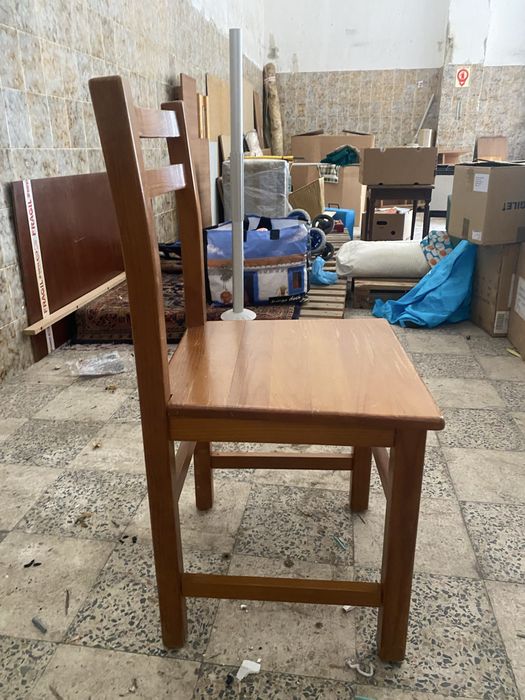 Mesa de rwfeicak clm ) cadeiras