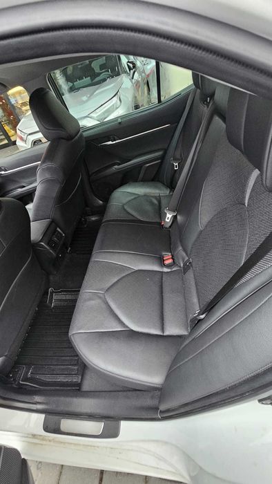 Toyota Camry 2.5 Hybrid Executive + VIP 1 wlasciciel . Salonowa