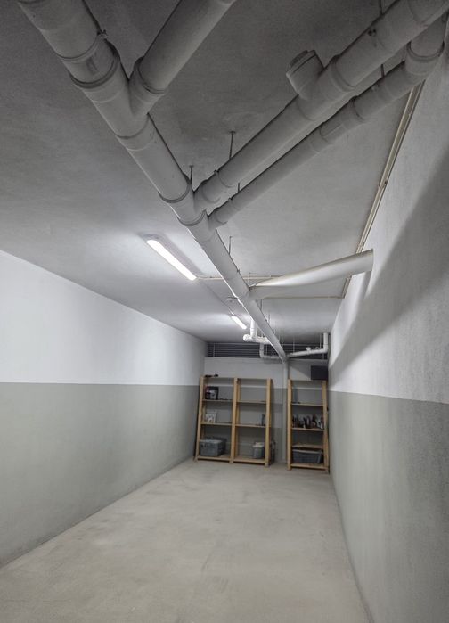 Aluga-se  Garagem fechada