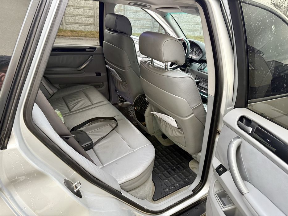 Продам BMW X5 E53