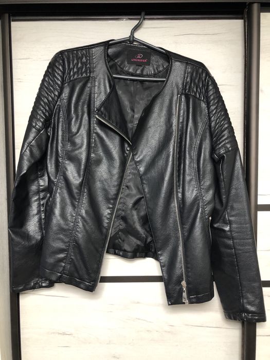 Шкіряна куртка жіноча