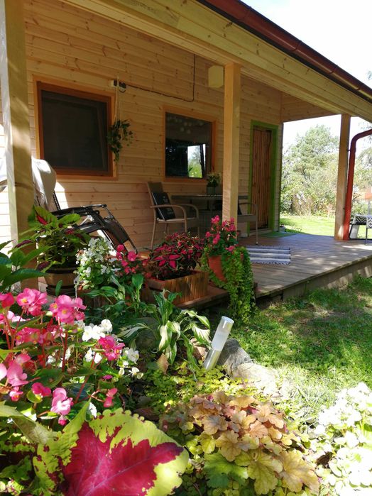 Domek na Kaszubach z balią/jacuzzi nad jeziorem bez sąsiadów.