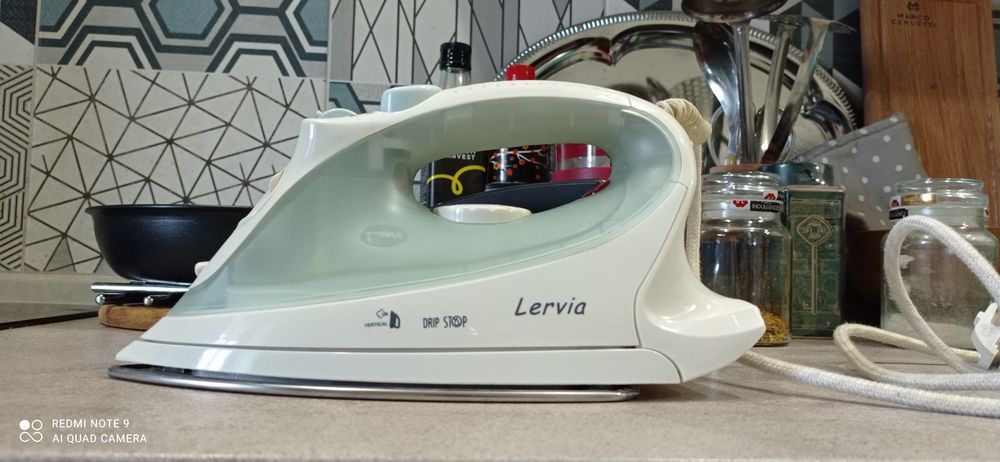 Утюг Lervia DRIP STOP