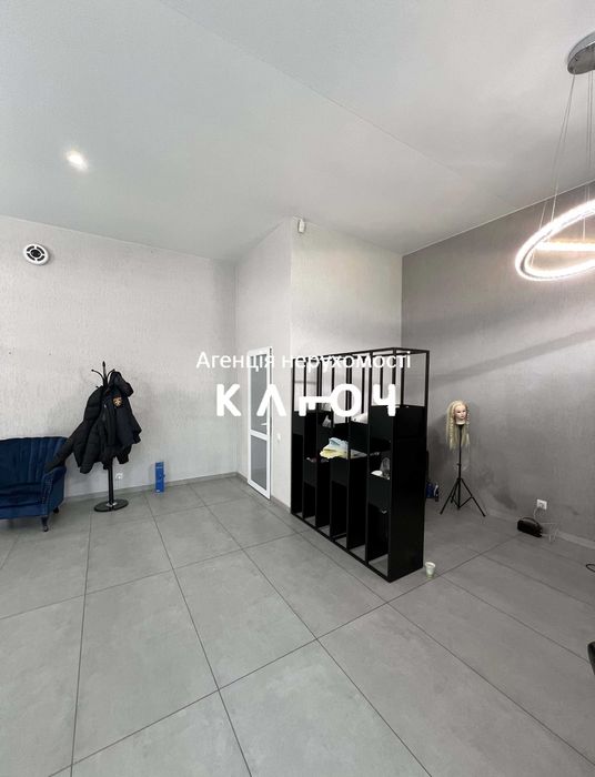 Продаж комерції,  ЦЕНТР, навпроти ПриватБанку