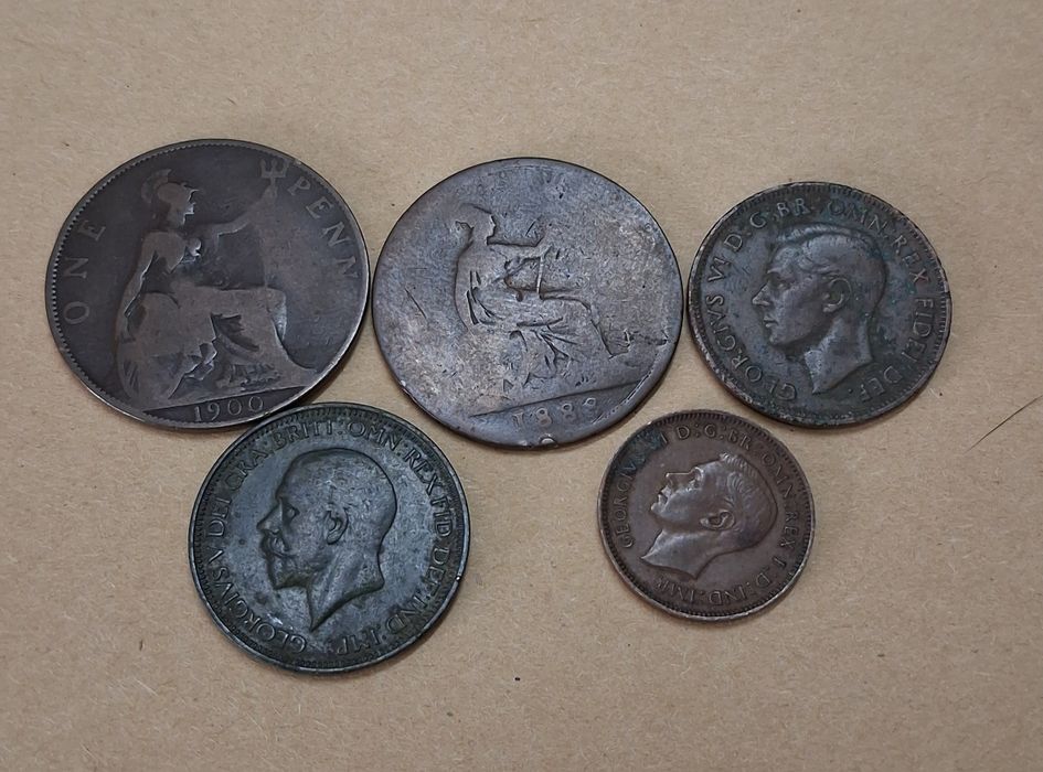 Conjunto de 5 moedas muito antigas Inglesas