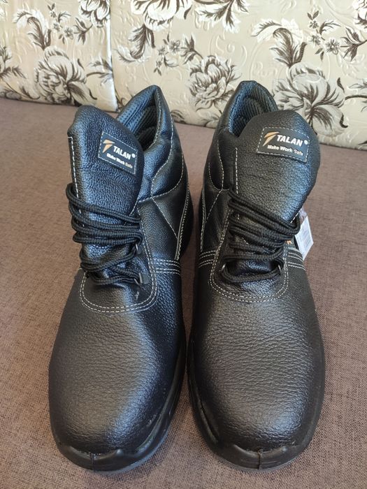 Продаются новые рабочие ботинки.Размер 44. Классные качественные ботин