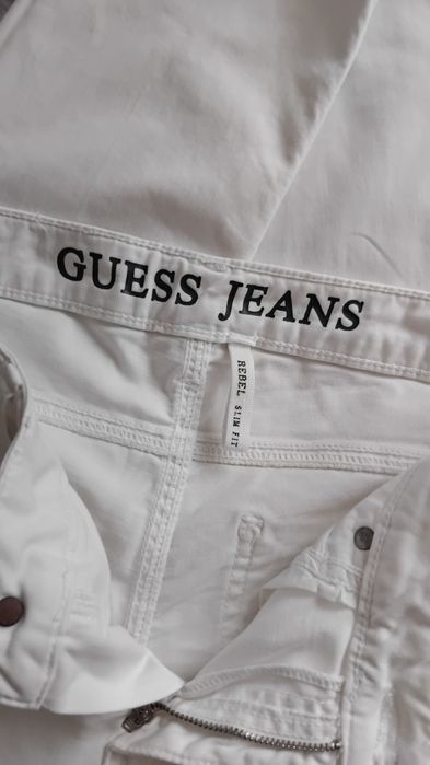 Jeansy Slim Fit Guess.