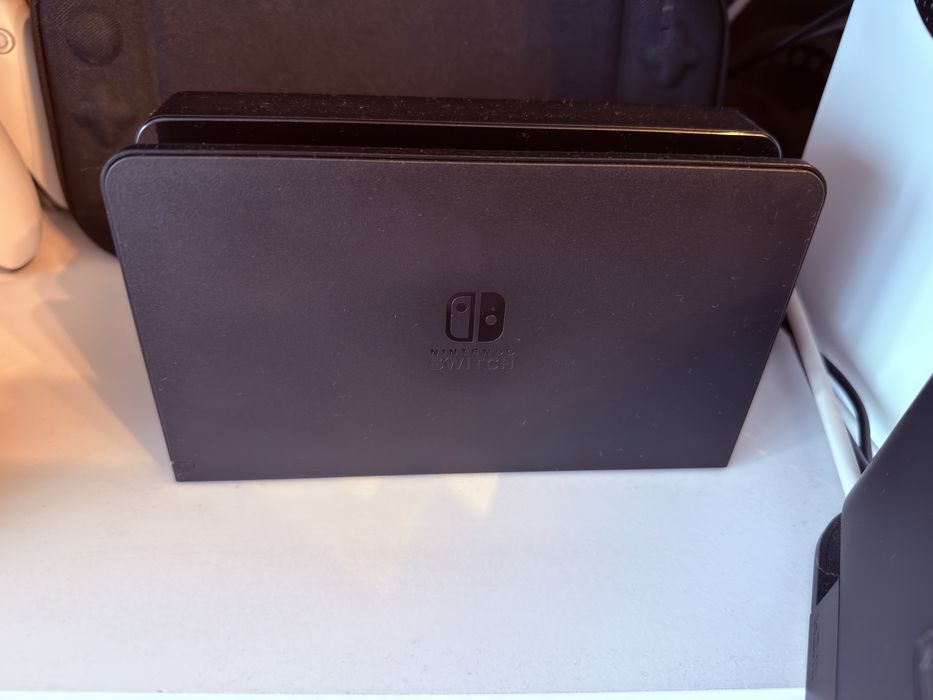 Nintendo Switch OLED zestaw.