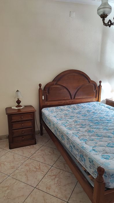 Mobília de quarto de extrema qualidade madeira maciça excelente valor