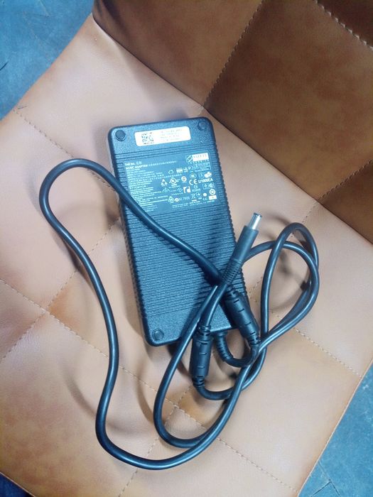 Електрошрот Dell 330W 19,5V 16,9А 7.4х5.0 оригінал блок живлення
