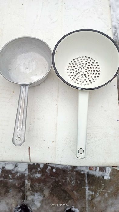 Форма для выпечки,мясорубка,бидон, эмалированные лотки,ножи