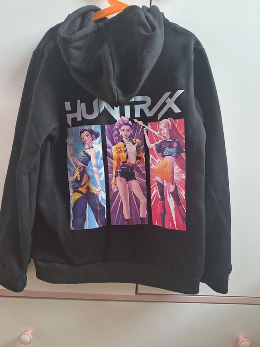 Czarna bluza huntrix