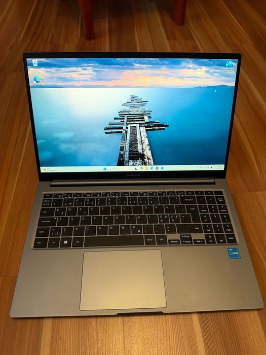 Okazja jak nowy Najtaniej   Samsung Galaxy Book 4 15.6 8/256GB i3-1315U Ax201  podświetlana klawiatura 15.6 Full HD laptop