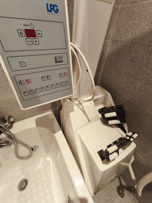 Marquesa, máquina LPJ, eletroestimulador, ventilador de ar (Porto)