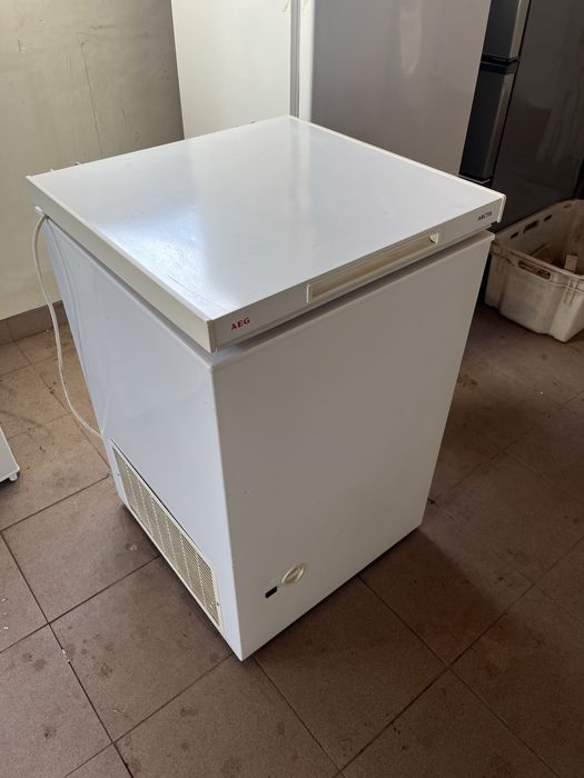 Zamrażarka klapowa AEG - 100 litrów