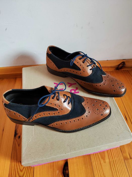 Eleganckie buty Redfoot – skórzanebrogsy / oksfordy (Rozmiar 41)