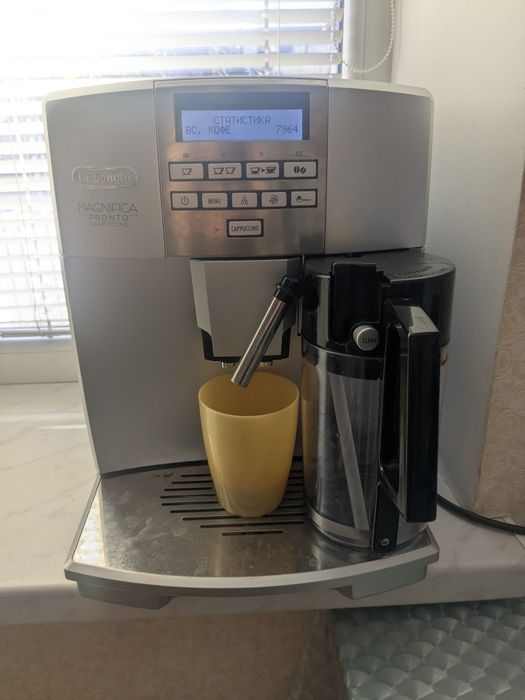 Кавова машина Delonghi Magnifica Pronto Cappuccino