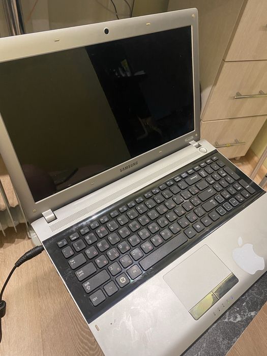 Продам ноутбук Samsung. Повністю у робочому стані.