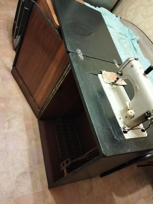 Швейна машинка в робочому стані. самовивіз!