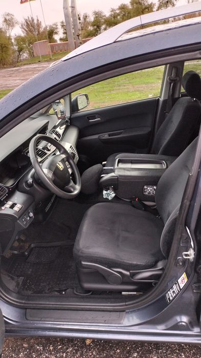 Honda FR-V газ-бензин