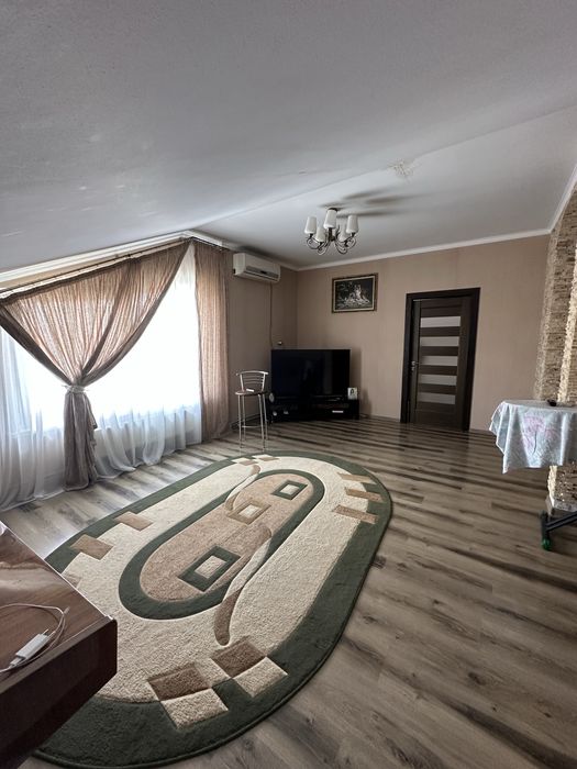 Продаж житлового будинка з комер. приміщенням (сауна ,басейн, більярд)