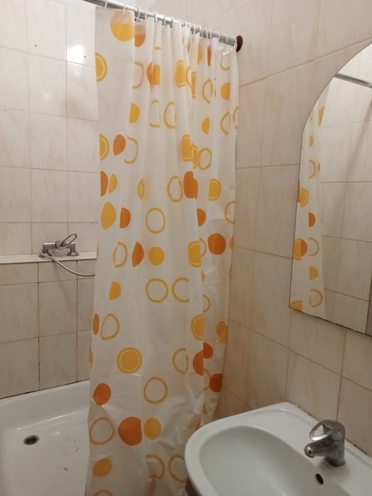 Здам ліжко місце  в хостелі помісячно.