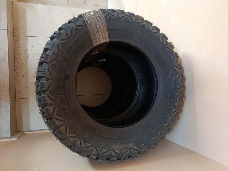 Нові шини LT 265/65R17 120/117Q Sunfull Mont-Pro MT782