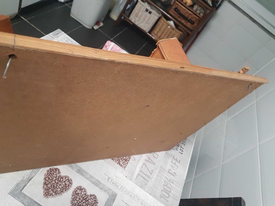 Movel expositor feito a mão