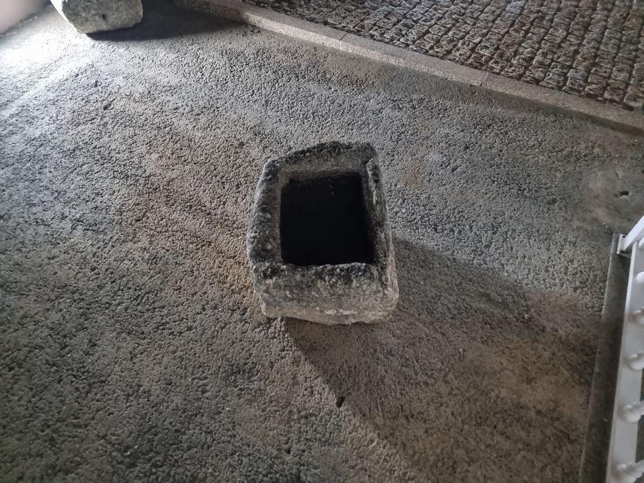 Pias em Pedra Antigas