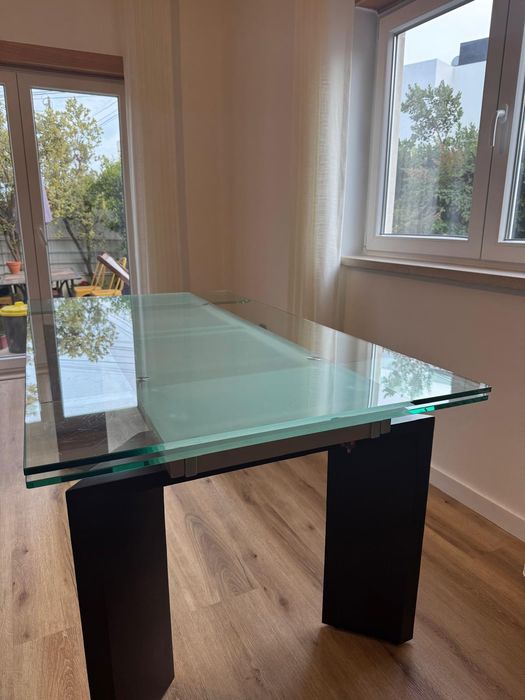 Mesa de vidro extensível