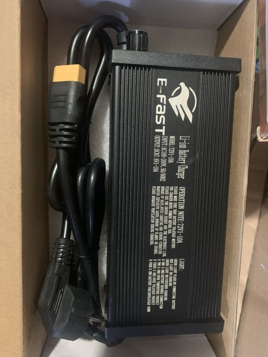 Зарядний пристрій для батарей