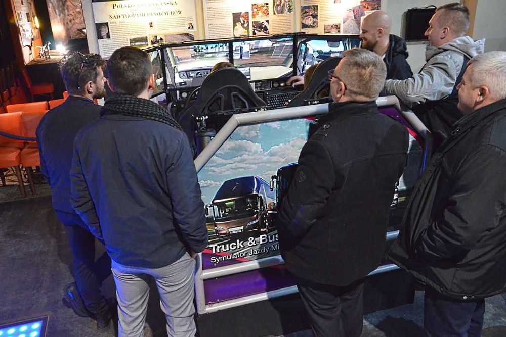 Atrakcje eventowe VIP wynajem firm, symulatory na event, imprezy firmowe, targi