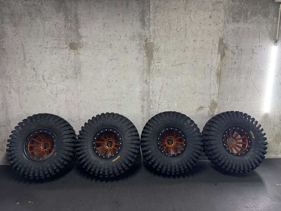 Pneus maxxis trepador 40+ jantes beadlock 17