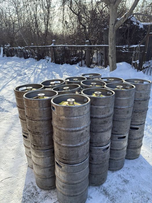 Пивні бочки кеги