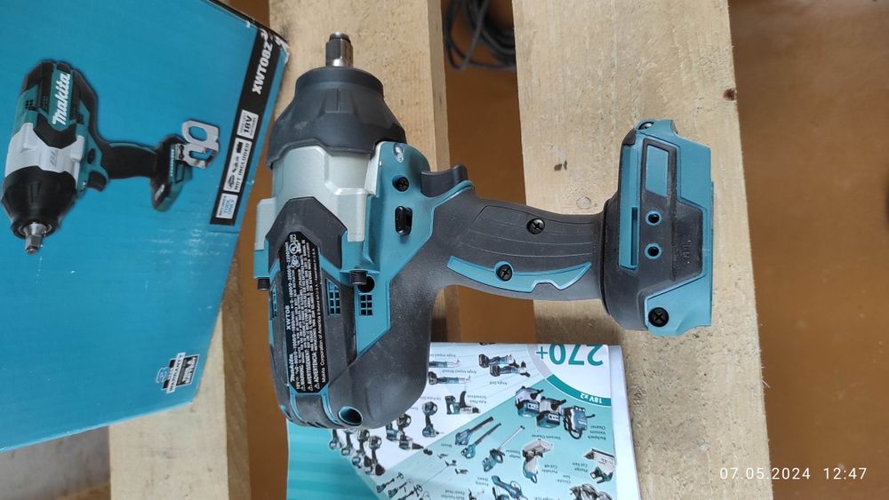 Продам акумуляторний гайковерт Makita XWT08