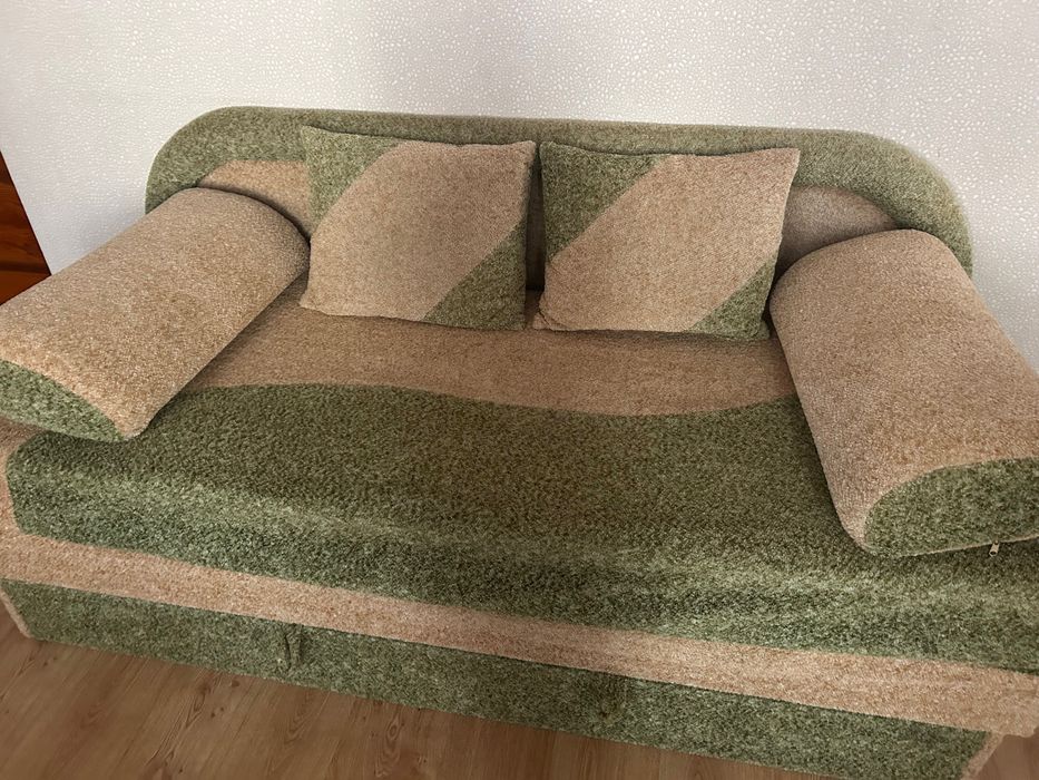 Продам диван на фото