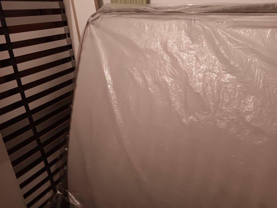 Cama, colchão e estrados novos