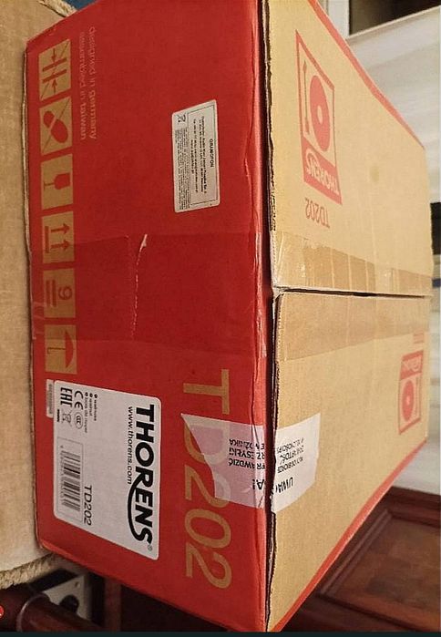 Gramofon THORENS TD 202 fornir ORZECH Hi-End + karton