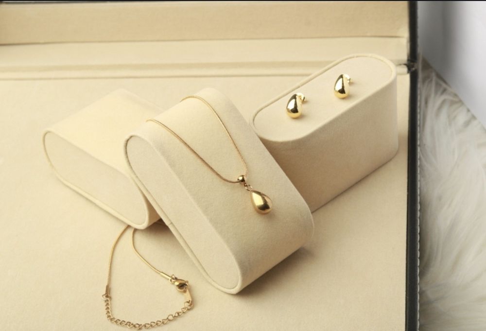 Komplet biżuterii naszyjnik kolczyki kropla łezka złote modne stal 925