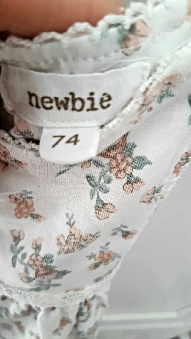 Sukienka na ramiączka newbie