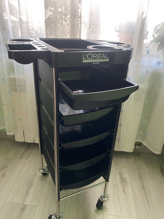 Стіл-візок перукаря на колесах