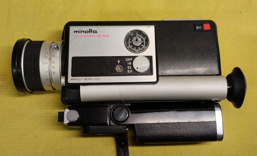 Máquina de filmar vintage Minolta Super 8 Autopak- 8D4