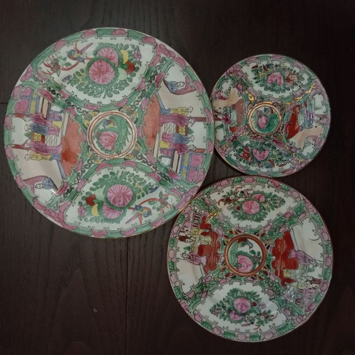 Pratos decorativos de porcelana chinesa e Macaense