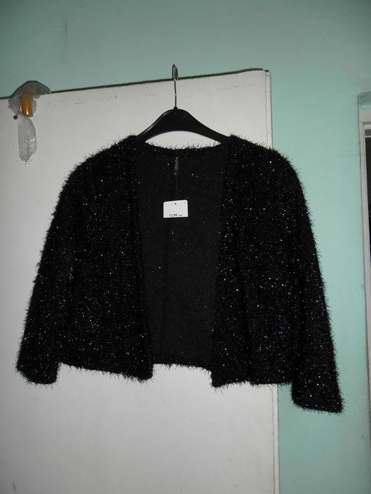 krótki nowy żakiet w kolorze czarnym roz.36/38