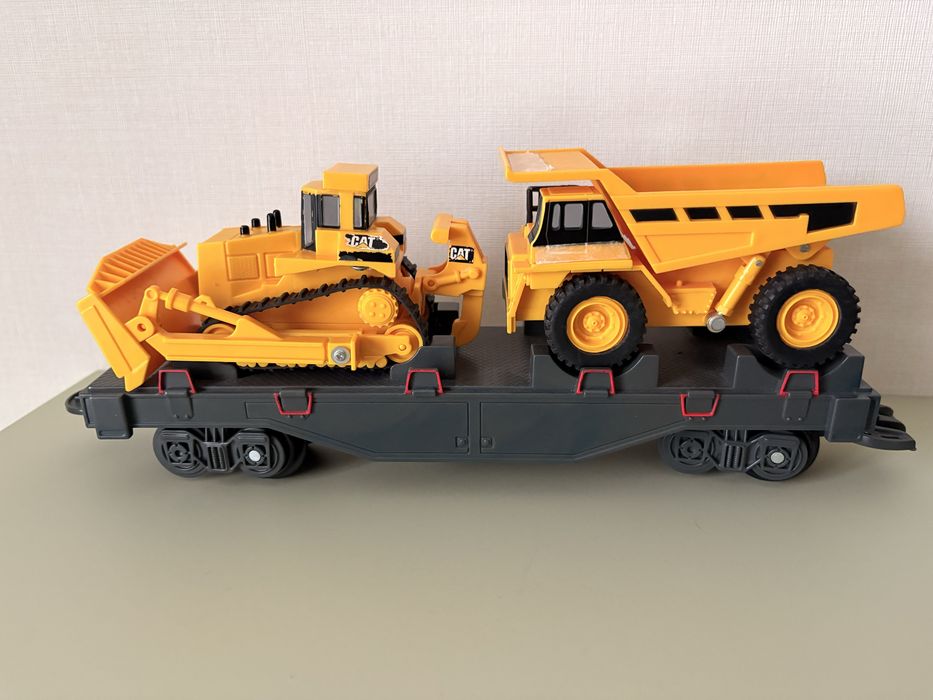 іграшковий потяг CAT Construction Express Train