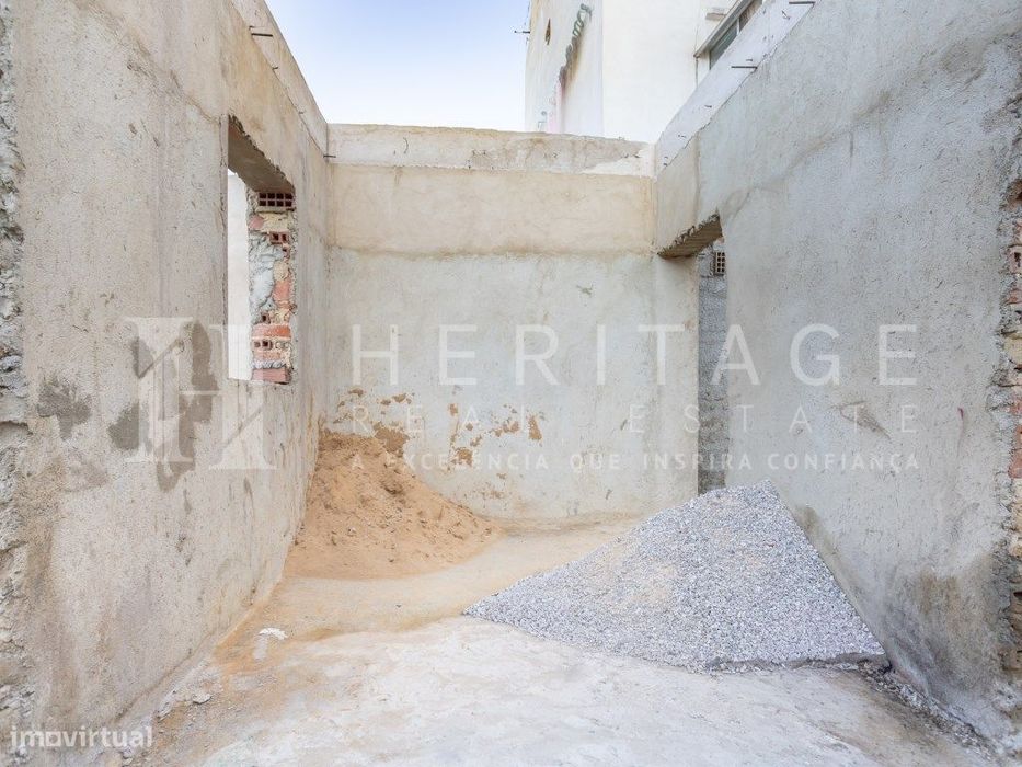 T0+1 totalmente remodelado com quintal e churrasqueira | Baixa da B...
