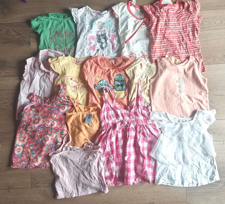 Duży zestaw ubrań dla dziewczynki roz 104  około 60 sztuk