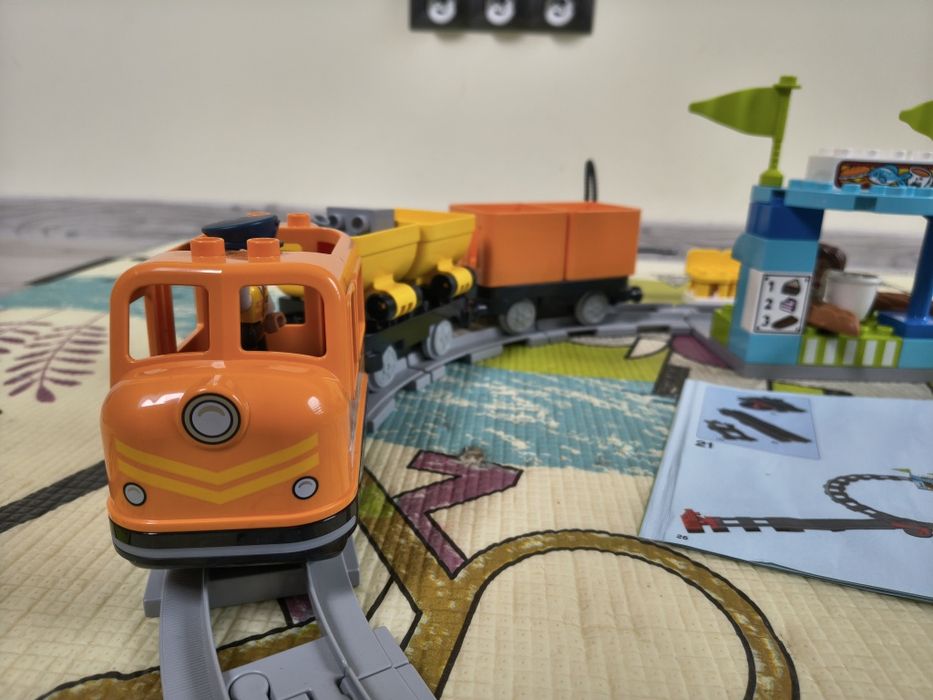 Pociąg LEGO Duplo towarowy i parowy 10875 i 10874